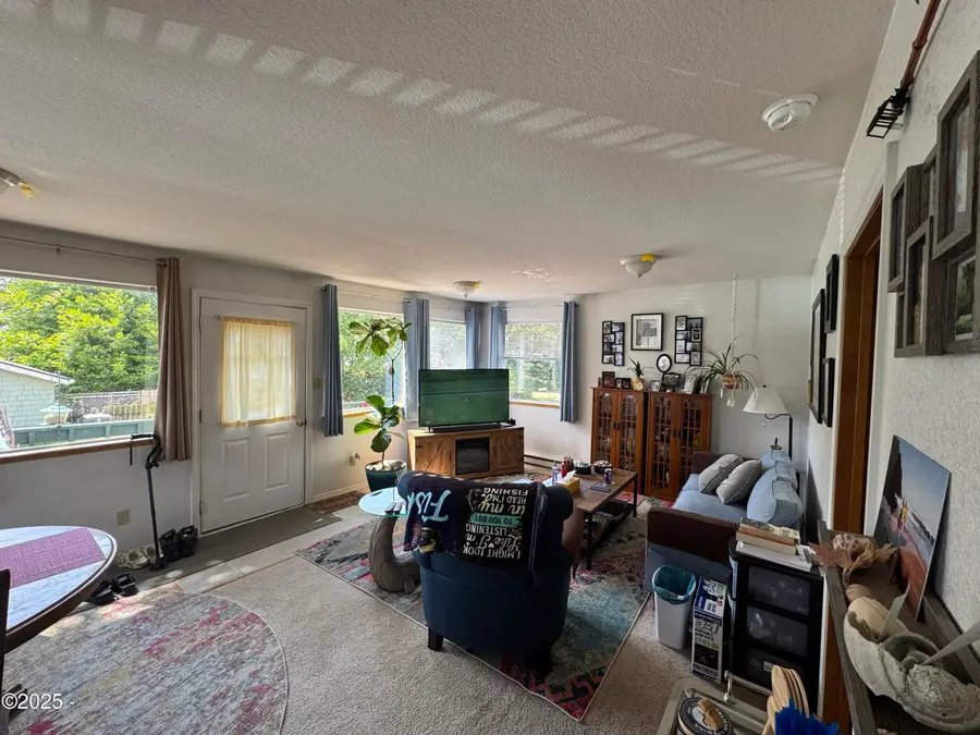 520 Spencer, Depoe Bay, OR 97341 - Image #2