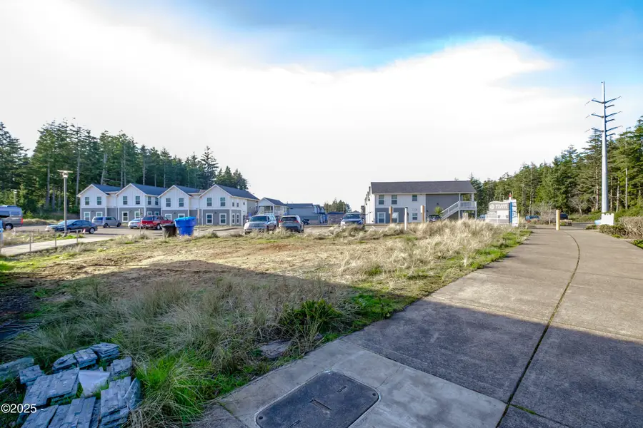 TL3600 College, Newport, OR 97366 - Image #2