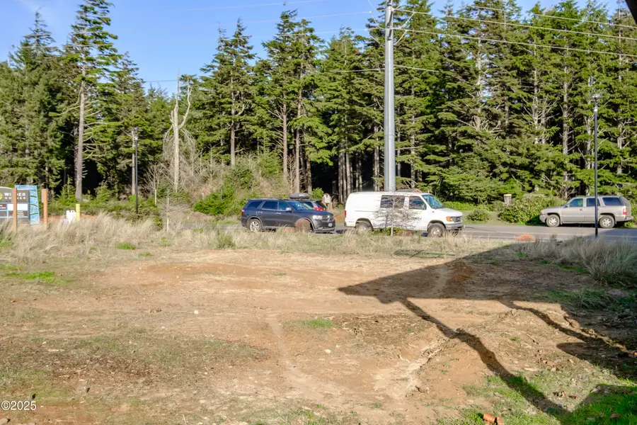 TL3600 College, Newport, OR 97366 - Image #3