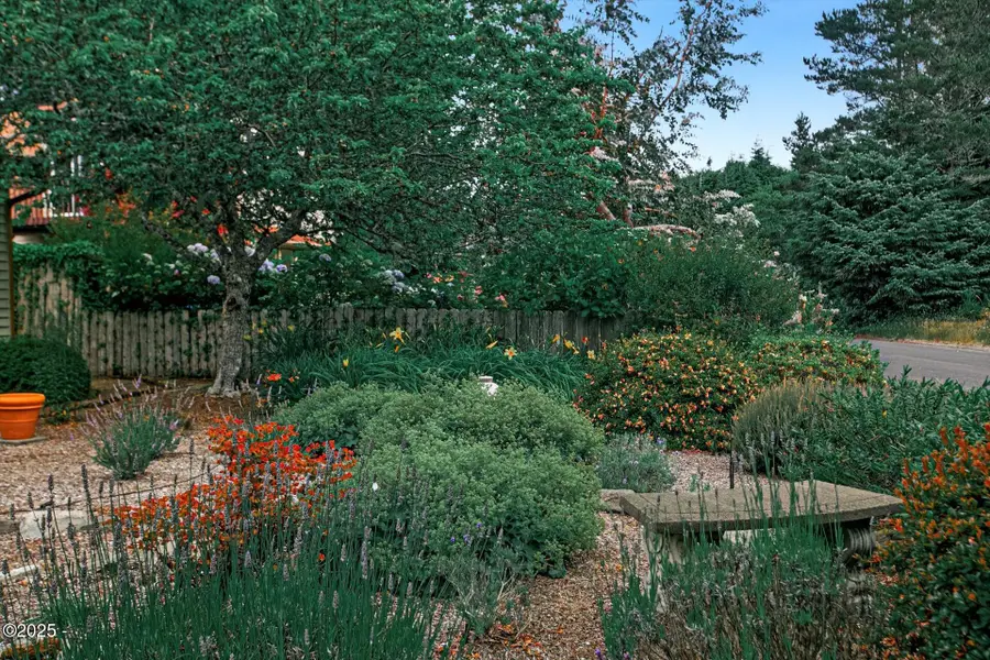 1590 SW Fairway, Waldport, OR 97394 - Image #3