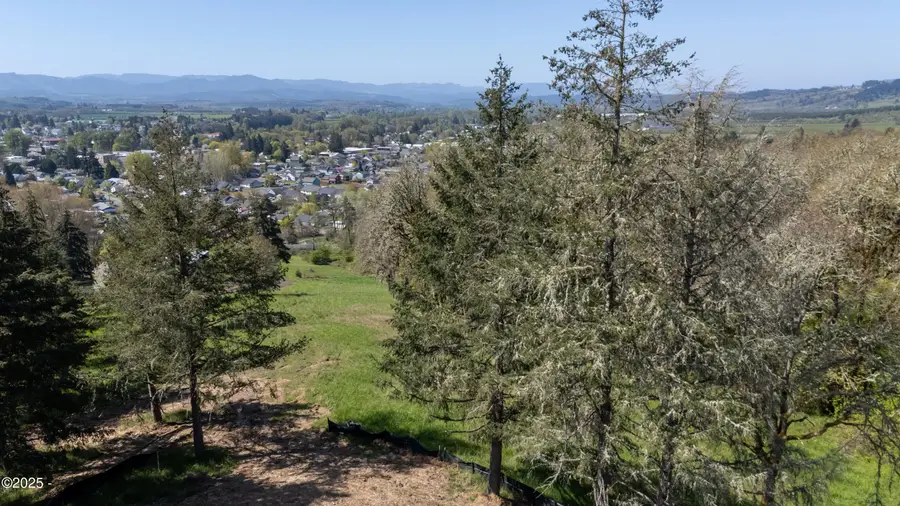 1200 Center St, Sheridan, OR 97378 - Image #3