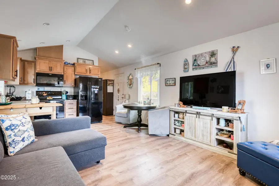 720 SE Quay, Lincoln City, OR 97367 - Image #2