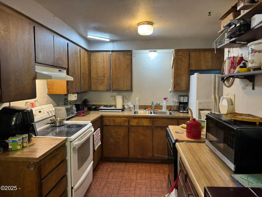 1966 SW Galley, Lincoln City, OR 97367 - #2