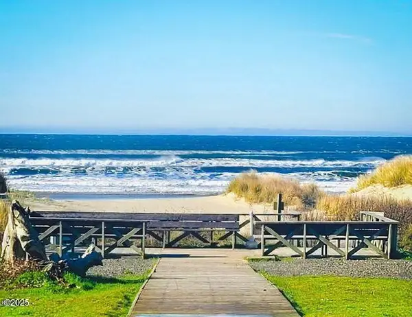 88416 1st, Florence, OR 97439