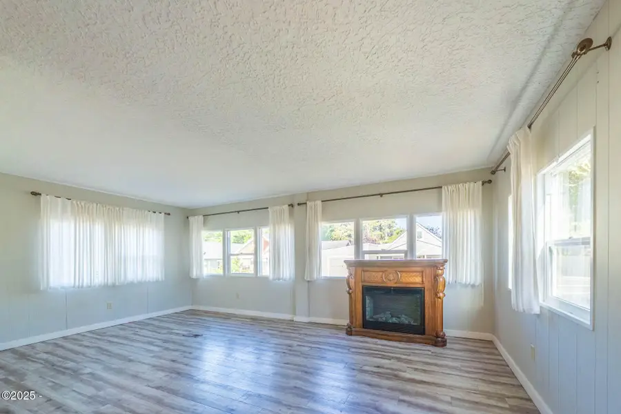302 SE Neptune, Lincoln City, OR 97367 - Image #2