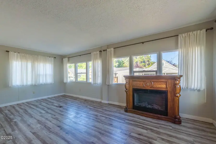 302 SE Neptune, Lincoln City, OR 97367 - Image #3