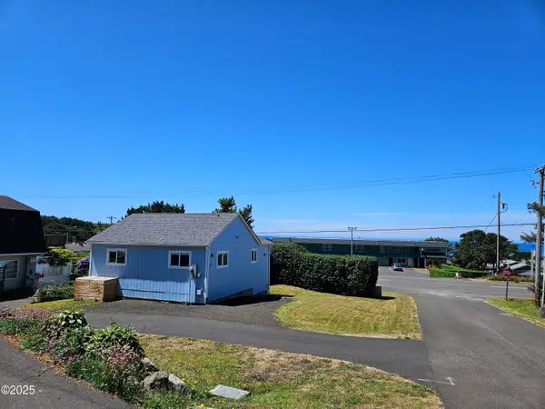 20 E 8th, Yachats, OR 97498