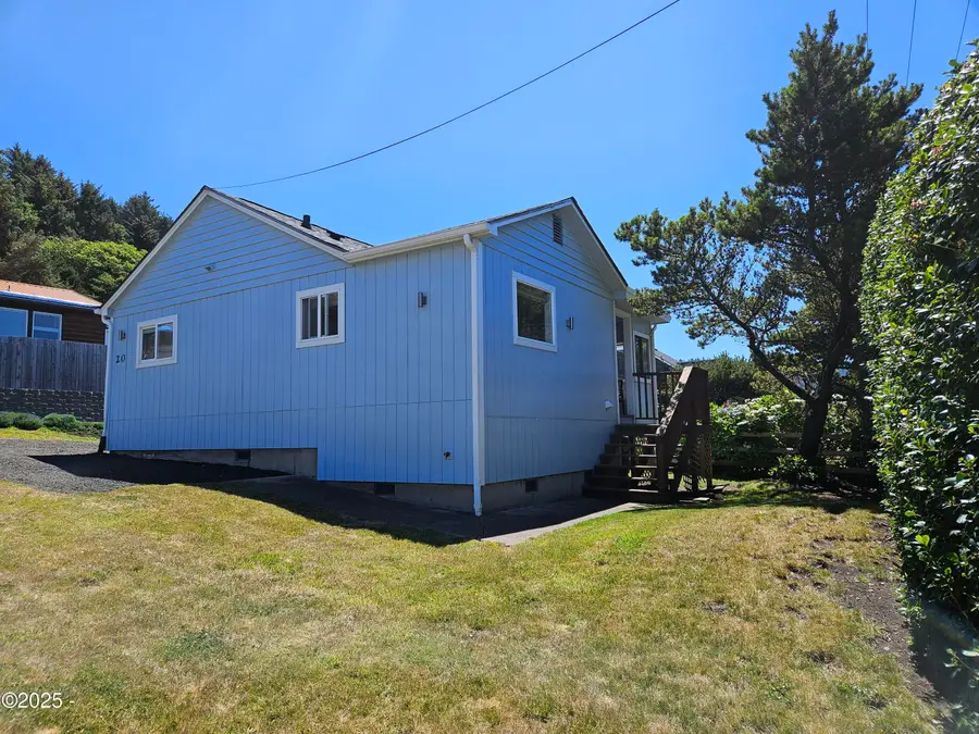 20 E 8th, Yachats, OR 97498 - Image #2
