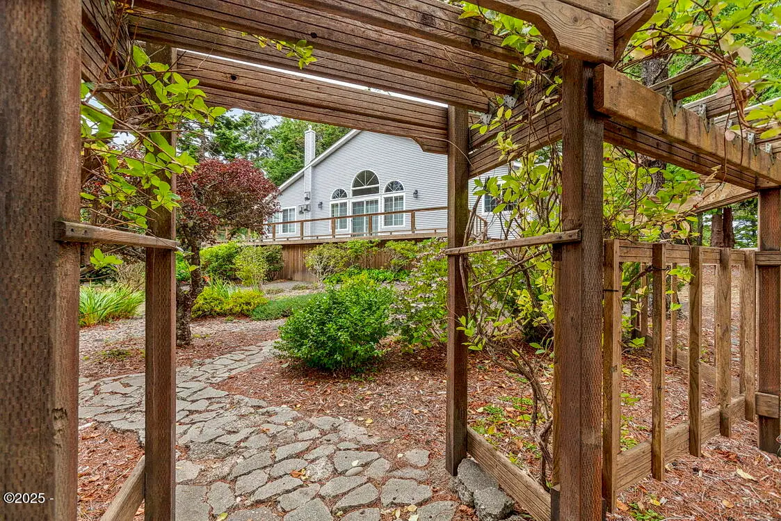 590 NW Terrace, Waldport, OR 97394 - Image #1