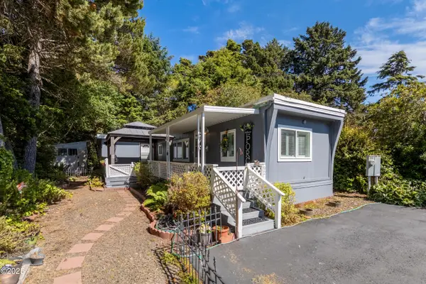 4875 N Hwy 101, Depoe Bay, OR 97341