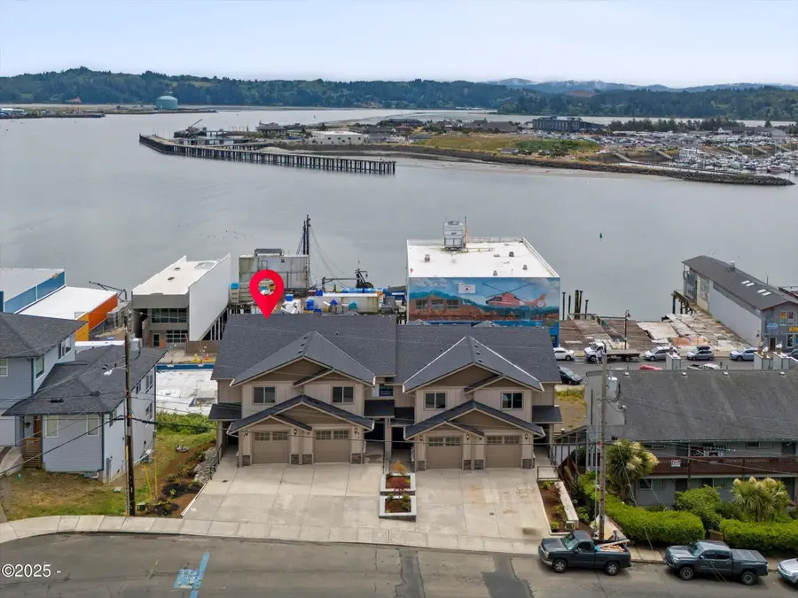 811 SW 13th Street Unit #4, Newport, OR 97365 - Image #2