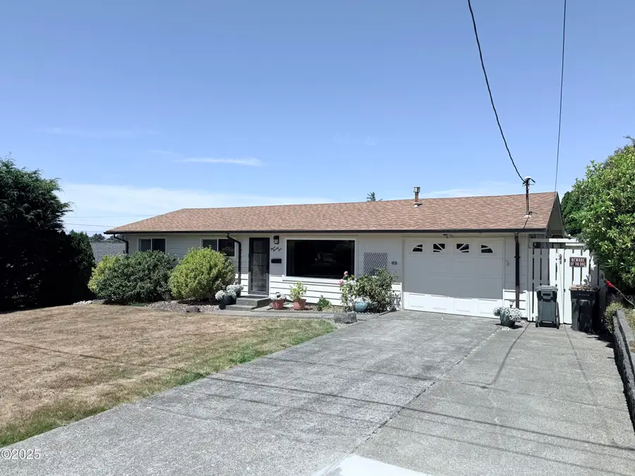 321 NE 4th, Newport, OR 97365 - Image #2