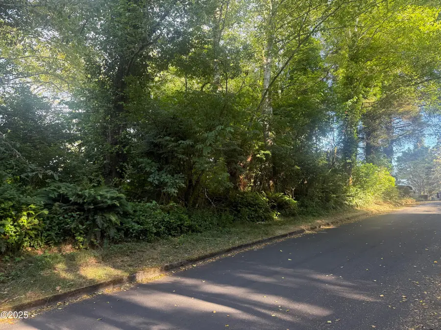 2300 Blk NE Surf, Lincoln City, OR 97367 - Image #2