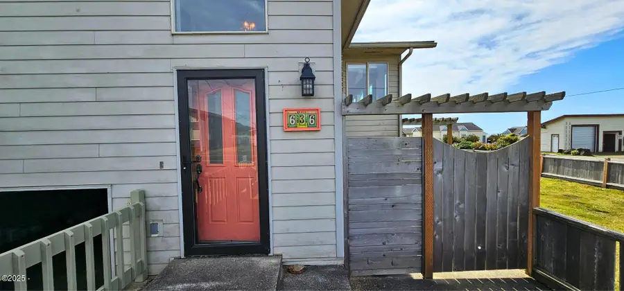636 Marine, Yachats, OR 97498 - Image #3