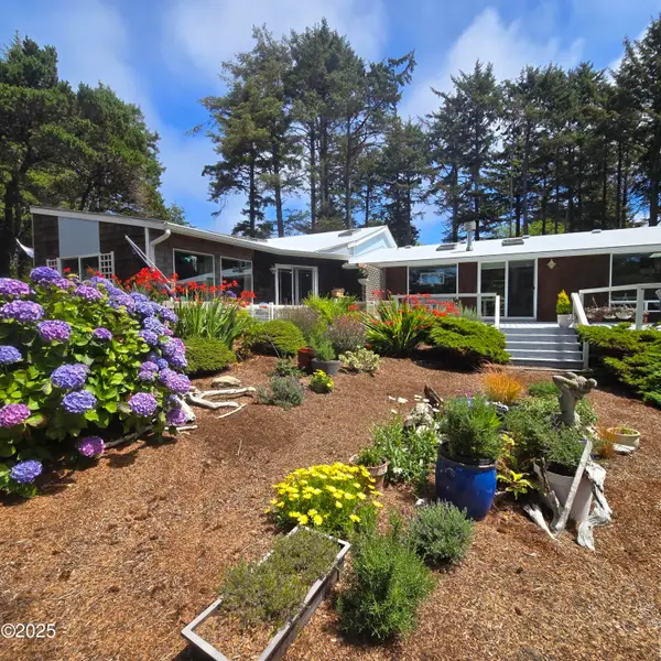 8243 Coast, Seal Rock, OR 97376