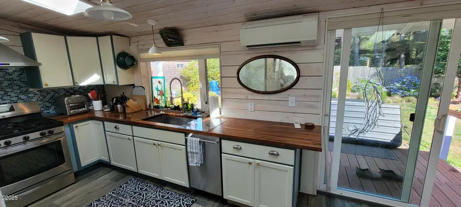 8243 Coast, Seal Rock, OR 97376 - Image #2