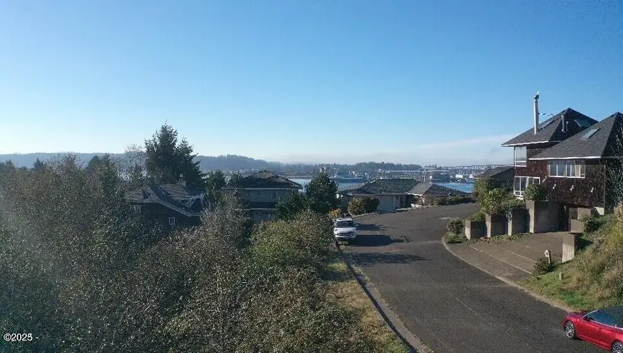 375 SE Scenic, Newport, OR 97365 - Image #2