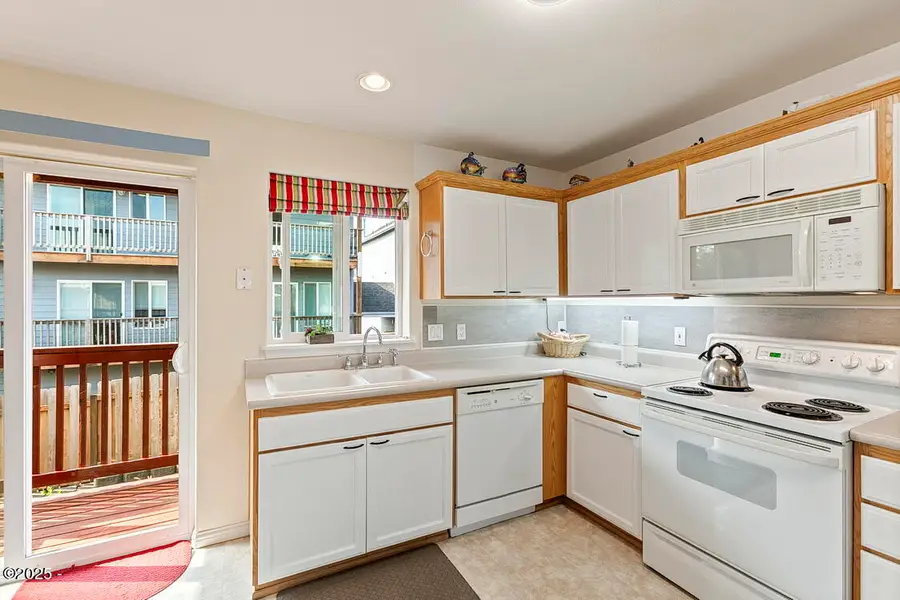 1284 NW 15th, Lincoln City, OR 97367 - Image #3