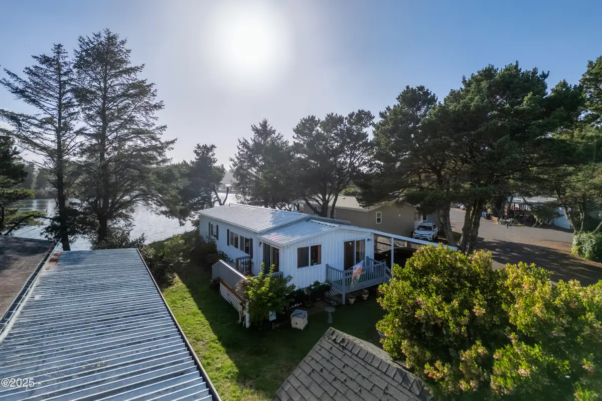 955 NE Mill St, Waldport, OR 97394 - Image #1