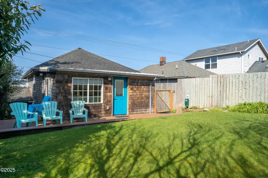 135 SW Coast, Newport, OR 97365 - Image #2
