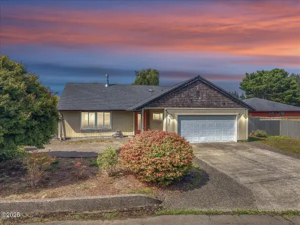 33765 Lake Front, Warrenton, OR 97146