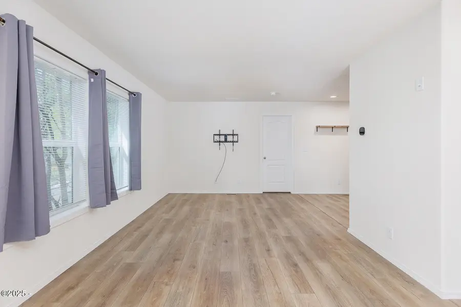 150 NW 5th, Toledo, OR 97391 - Image #3