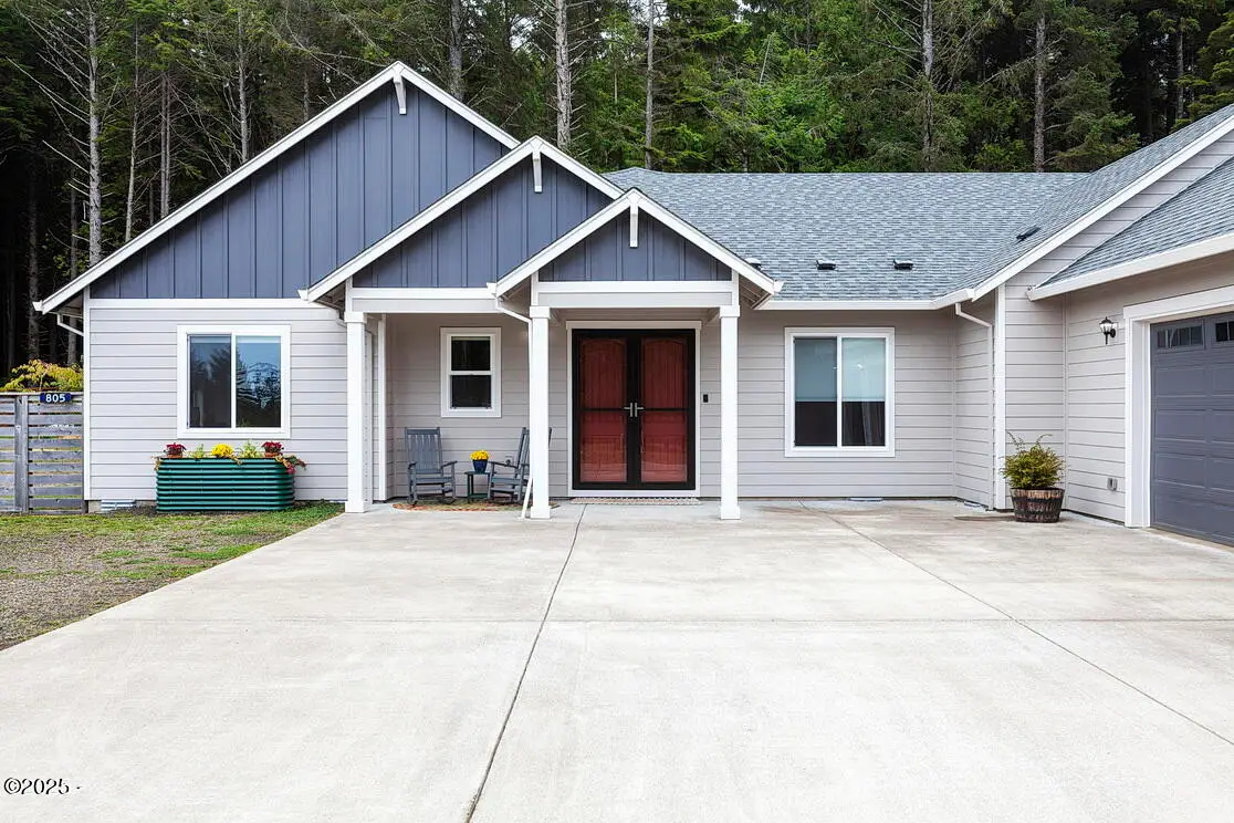 805 SW Wakeetum, Waldport, OR 97394 - Image #1