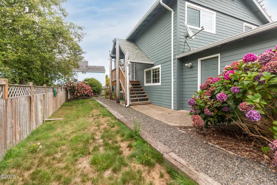 433 NE 8th, Newport, OR 97365 - Image #2