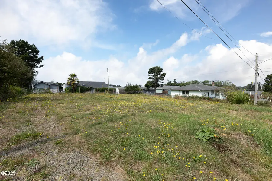 1219 SE Oar Ave, Lincoln City, OR 97367 - Image #2