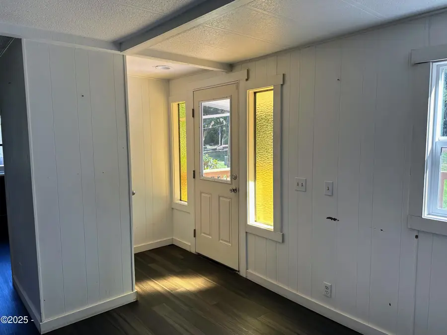 5194 SW Field, Waldport, OR 97394 - Image #2
