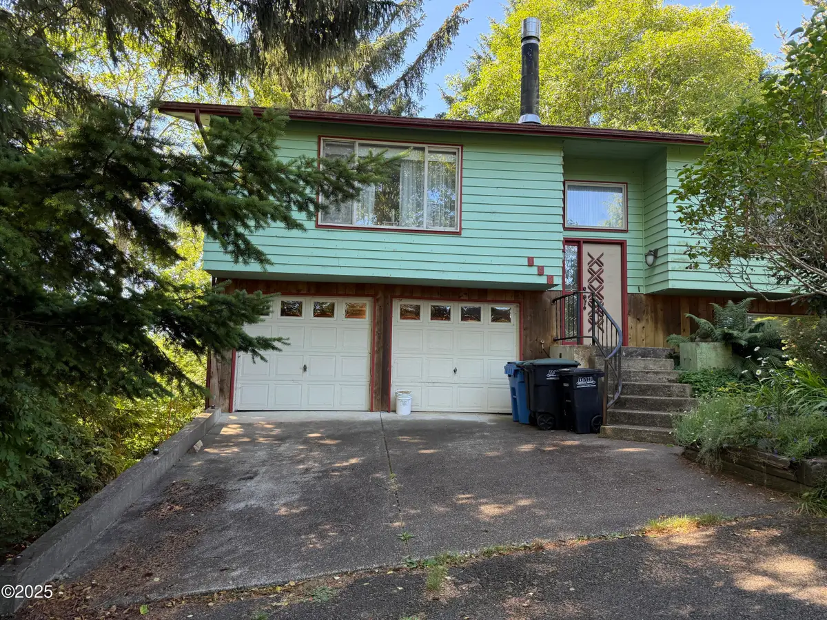 165 SE Rose, Waldport, OR 97394 - Image #1