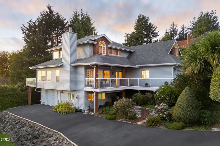 136 SE Larch, Newport, OR 97365 - Image #3