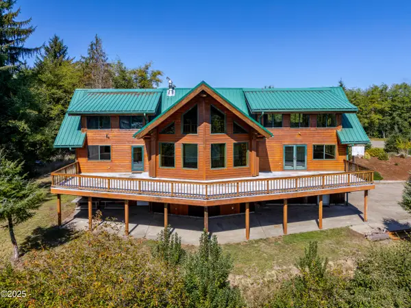 330 S Bay, Toledo, OR 97391