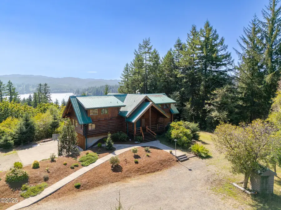 330 S Bay, Toledo, OR 97391 - Image #2