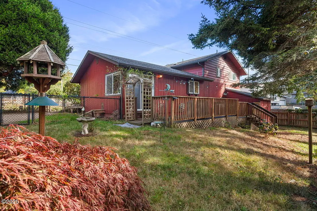 125 SW View, Waldport, OR 97394 - Image #1