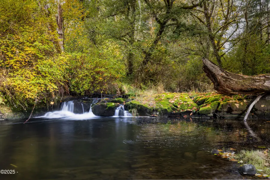 563 Moonshine Park, Logsden, OR 97357 - Image #2