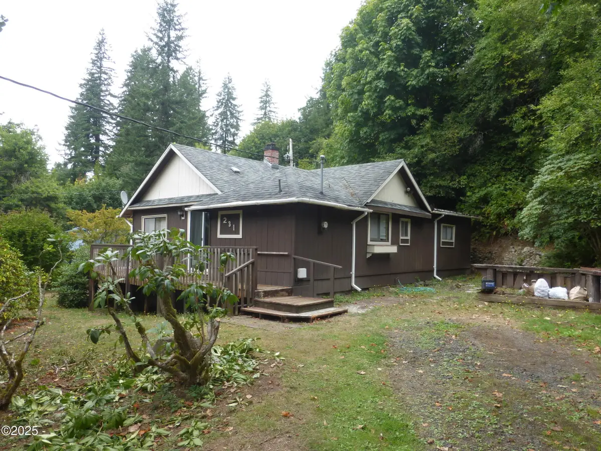 231 NE 6th, Toledo, OR 97391 - Image #1