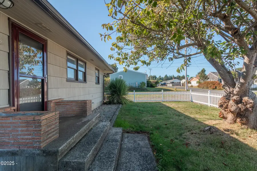 1218 SW 16th, Lincoln City, OR 97367 - Image #2
