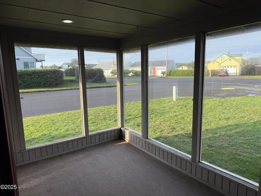 953 SW 7th, Newport, OR 97365 - Image #2