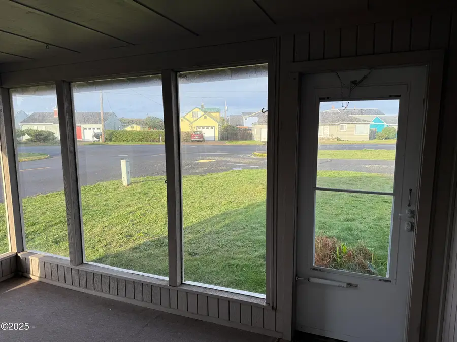 953 SW 7th, Newport, OR 97365 - Image #3