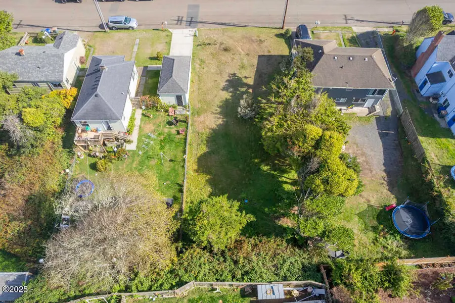 112 SW Lee, Newport, OR 97365 - Image #2