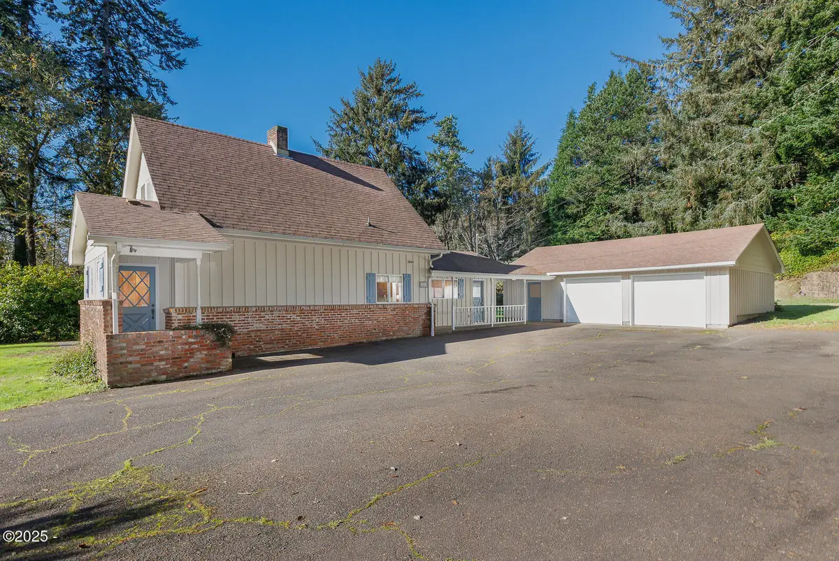352 SE Johnston, Newport, OR 97365 - Image #1