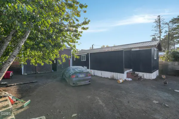 90842 Hollywood, Coos Bay, OR 97420