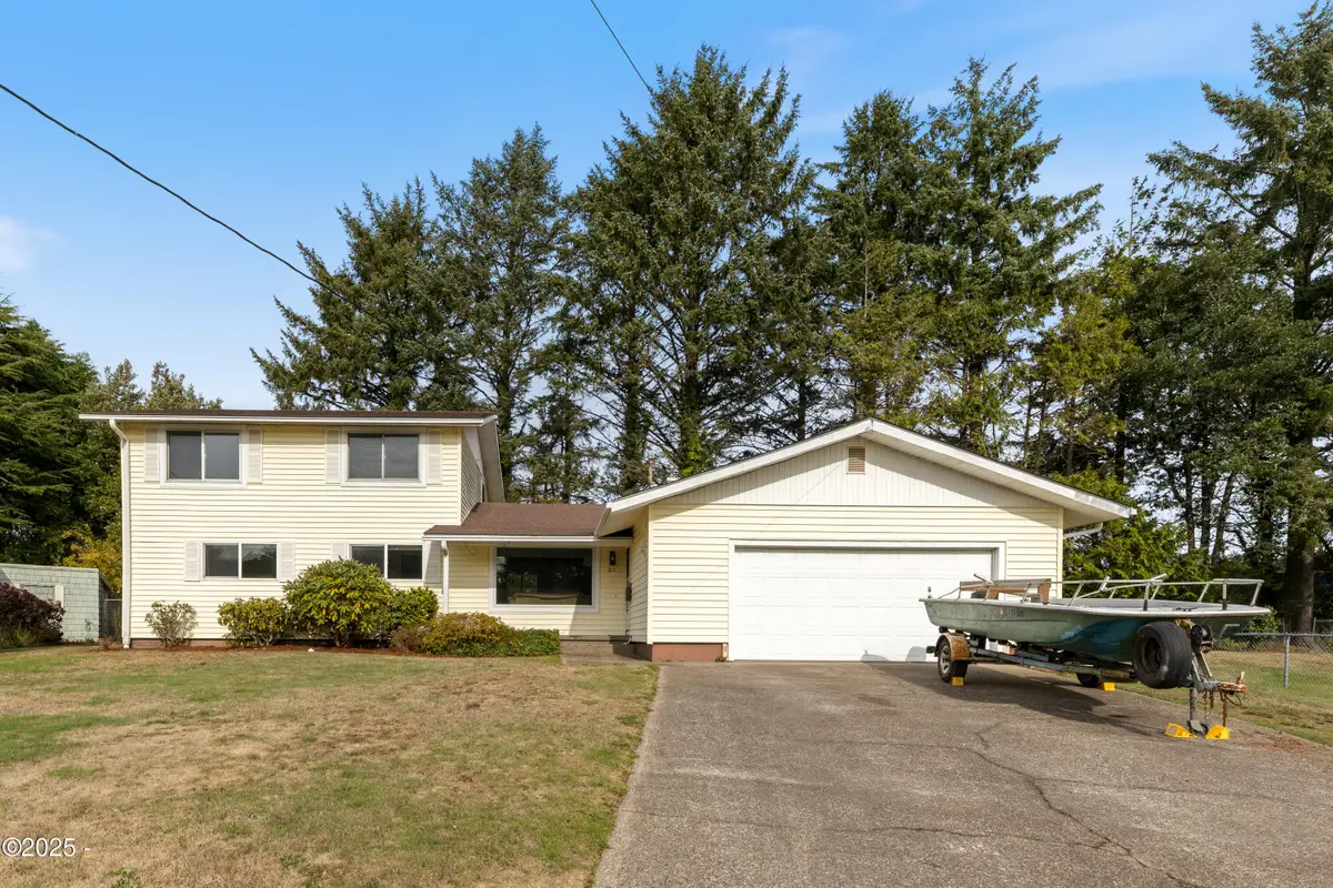 217 NE Chambers, Newport, OR 97365 - Image #1