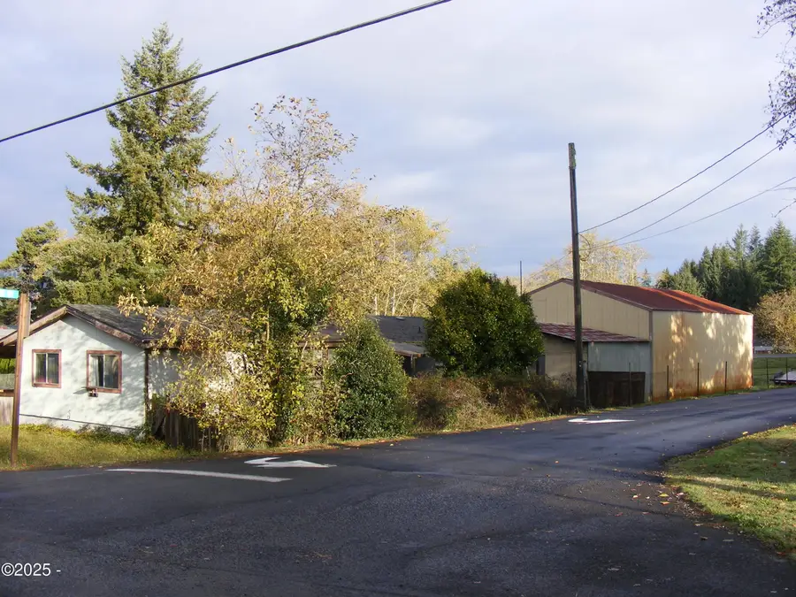 178 SE Egbert, Siletz, OR 97380 - Image #3