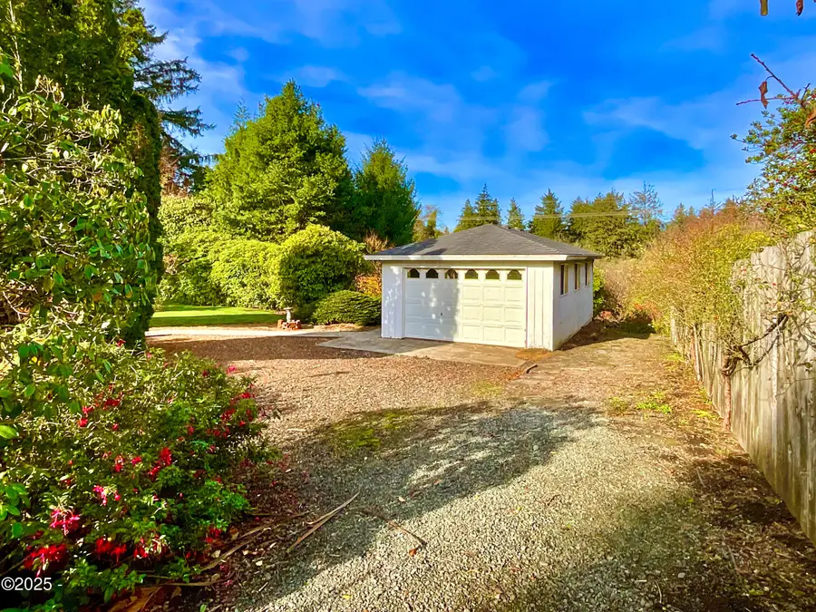 2418 First, Tillamook, OR 97141 - Image #3