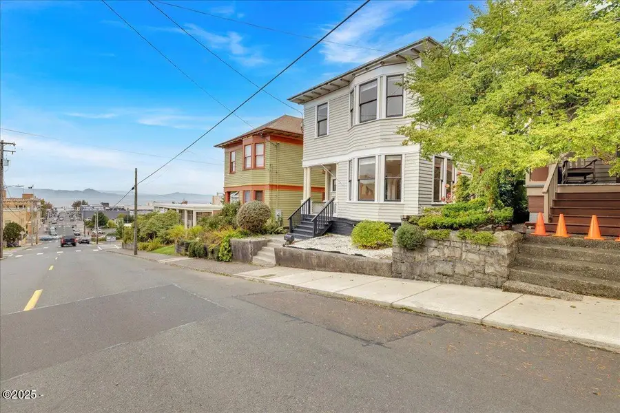 674 11th, Astoria, OR 97103 - Image #3