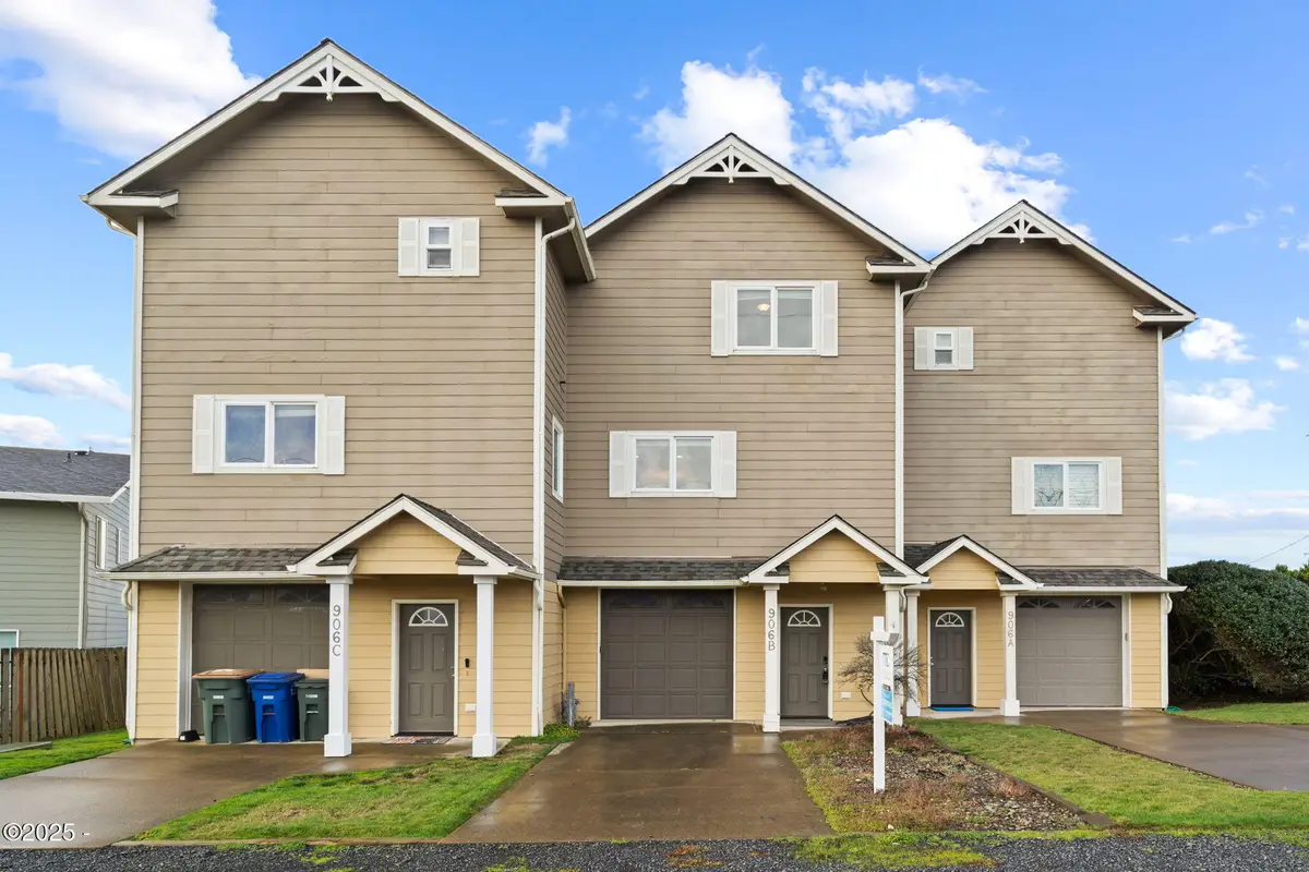 906 SW 7th, Newport, OR 97365 - Image #1