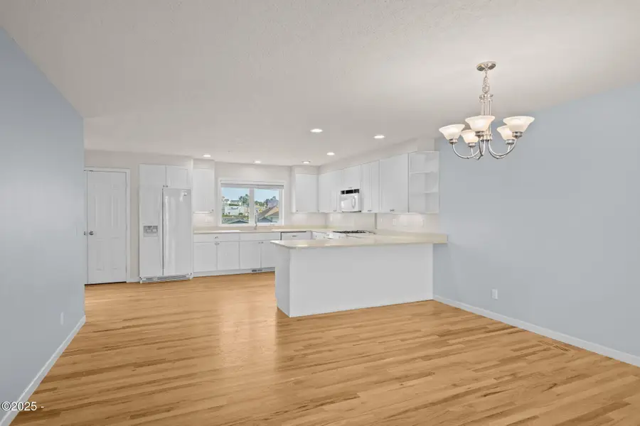 906 SW 7th, Newport, OR 97365 - Image #3