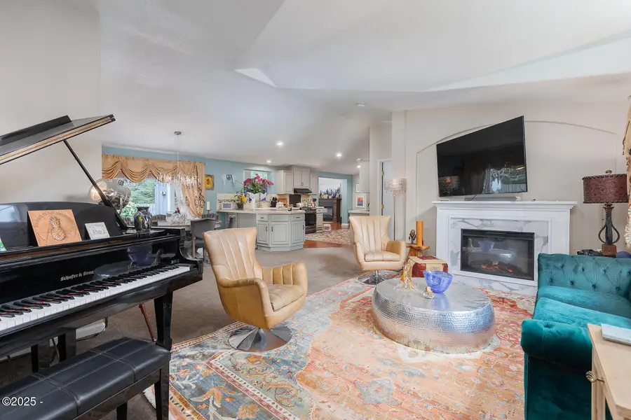 260 SW Newton, Waldport, OR 97394 - Image #3